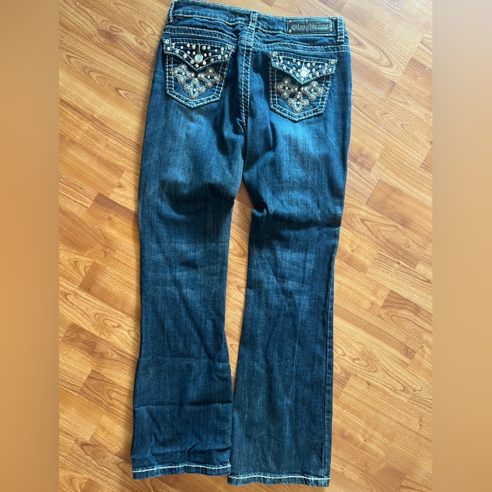 Size 9 - Picture 3 of 3